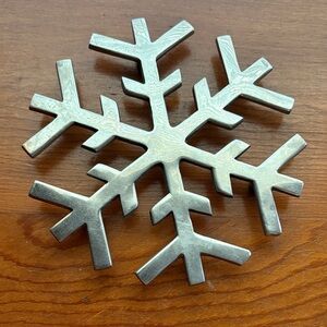 Silver Snowflake Trivet